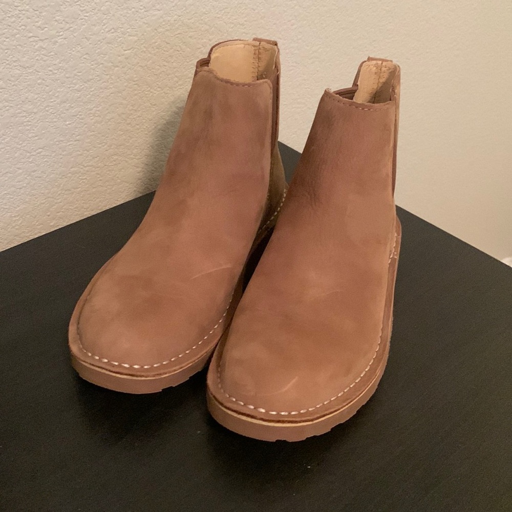 L.L Bean Chelsea Boots New sz 7.5